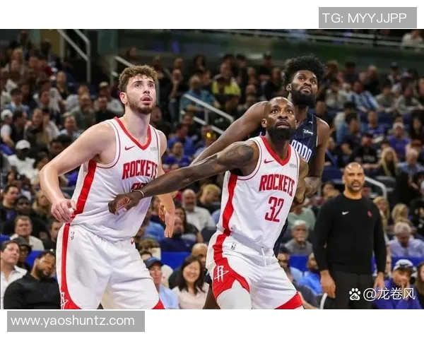 火箭队与雷霆队常规赛激战回顾精彩瞬间与球员表现分析